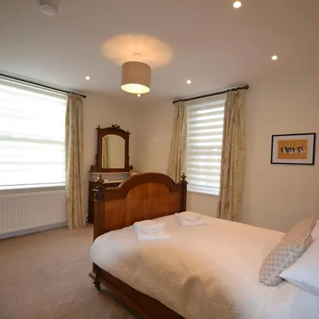 Charming 1 Bed Georgian Apartment Chester Exterior photo